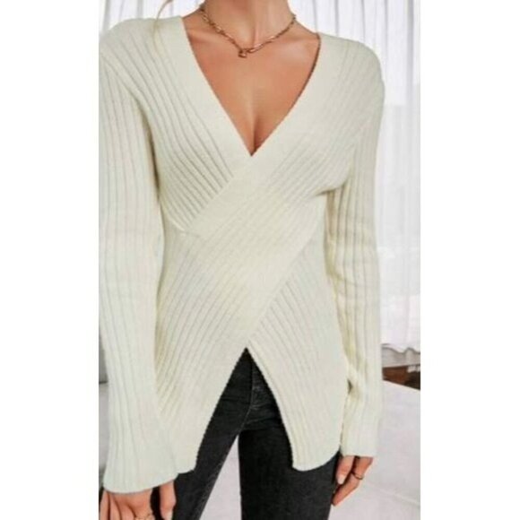 Beautiful Crossover Ribbed Knit - V neck Sweater - Picture 5 of 6